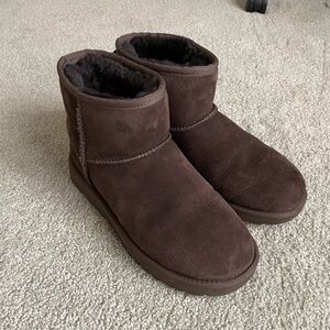 Ugg Short Boots SZ 7